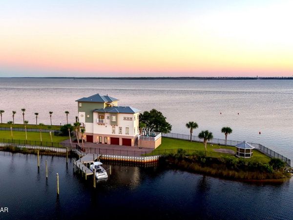 6701 Yacht Club Drive, Panama City, FL 32401