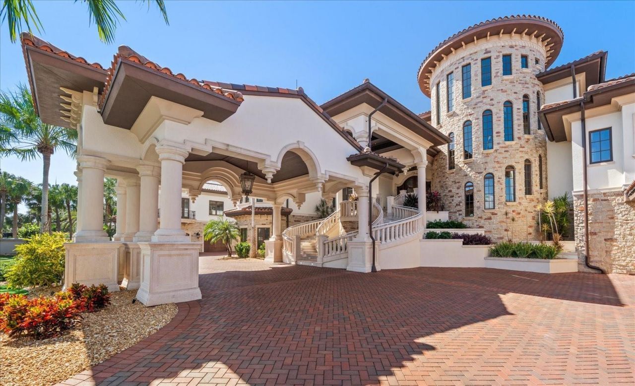 1700 Gulf Boulevard, Belleair Beach, FL 33786 Photo