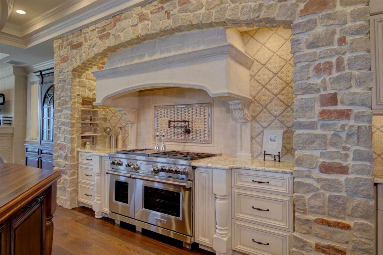 1700 Gulf Boulevard, Belleair Beach, FL 33786 Photo