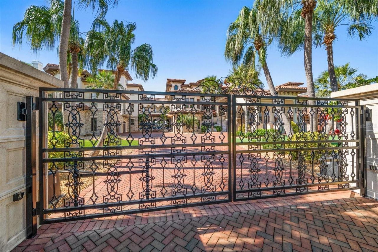 1700 Gulf Boulevard, Belleair Beach, FL 33786 Photo