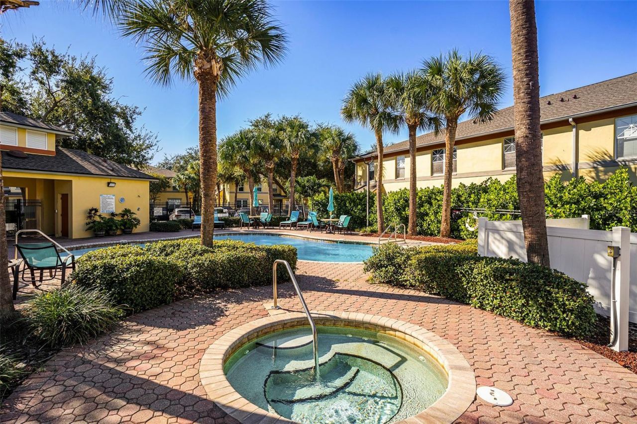 3869 Island Way, Saint Petersburg, FL 33705 Photo