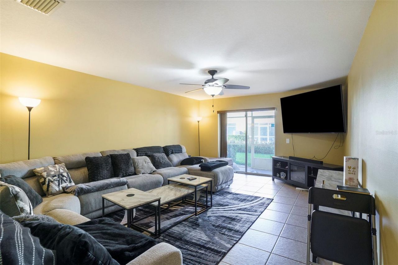 3869 Island Way, Saint Petersburg, FL 33705 Photo