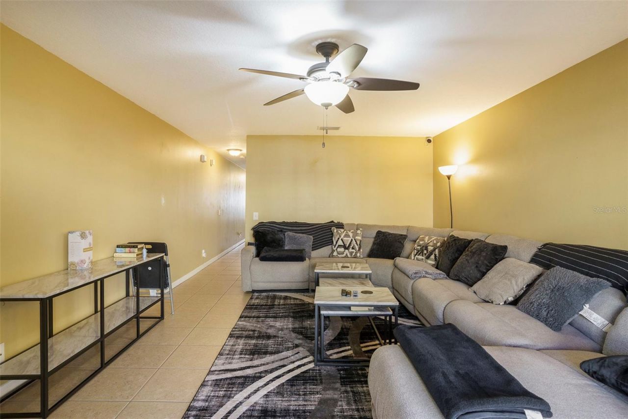 3869 Island Way, Saint Petersburg, FL 33705 Photo