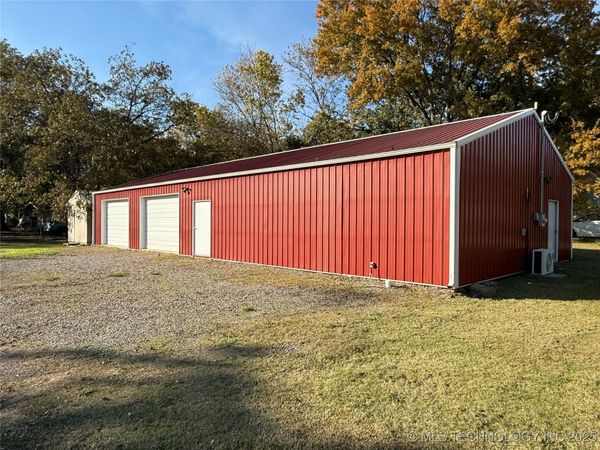 103 N Hickory Street , Sallisaw, OK 74955