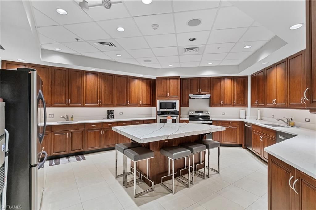 4551 Gulf Shore Blvd N, Unit 205, Naples, FL 34103 Photo