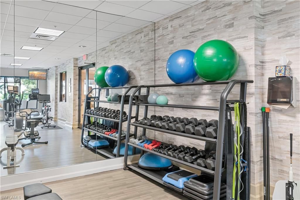 4551 Gulf Shore Blvd N, Unit 205, Naples, FL 34103 Photo