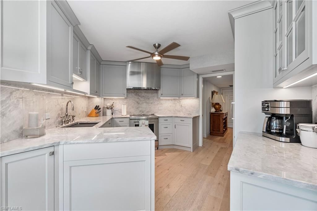 4551 Gulf Shore Blvd N, Unit 205, Naples, FL 34103 Photo