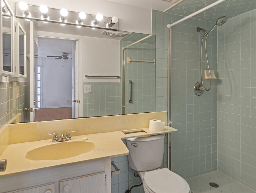 4 Golfs Edge, Unit E, West Palm Beach, FL 33417 Photo