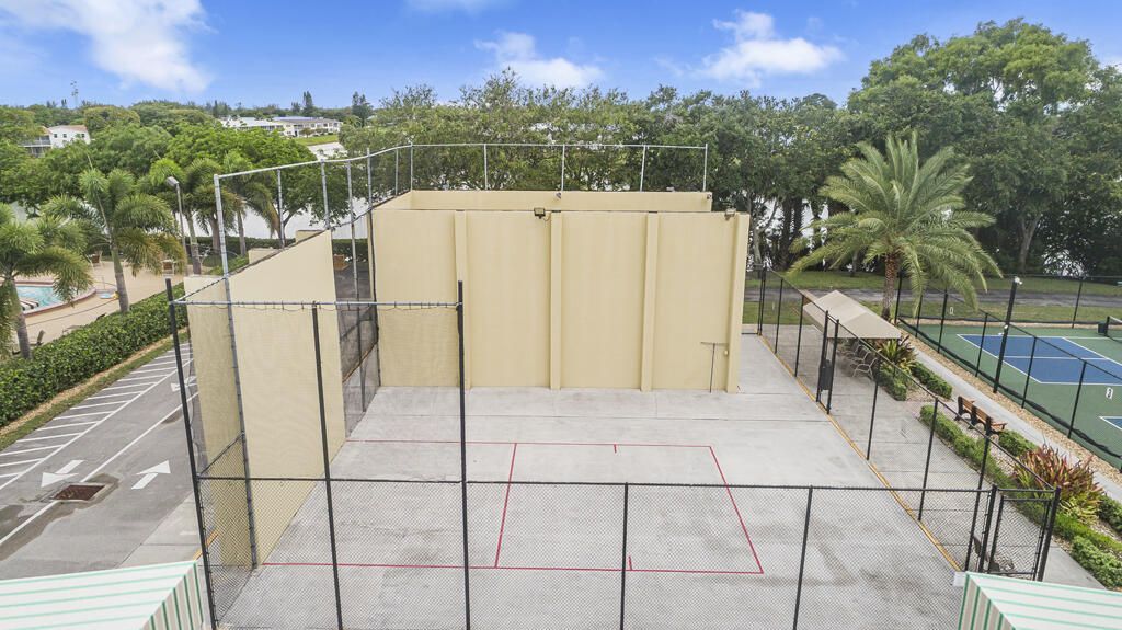4 Golfs Edge, Unit E, West Palm Beach, FL 33417 Photo