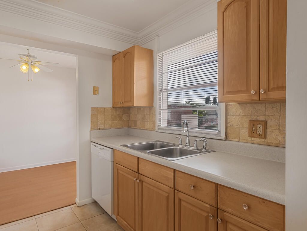 4 Golfs Edge, Unit E, West Palm Beach, FL 33417 Photo