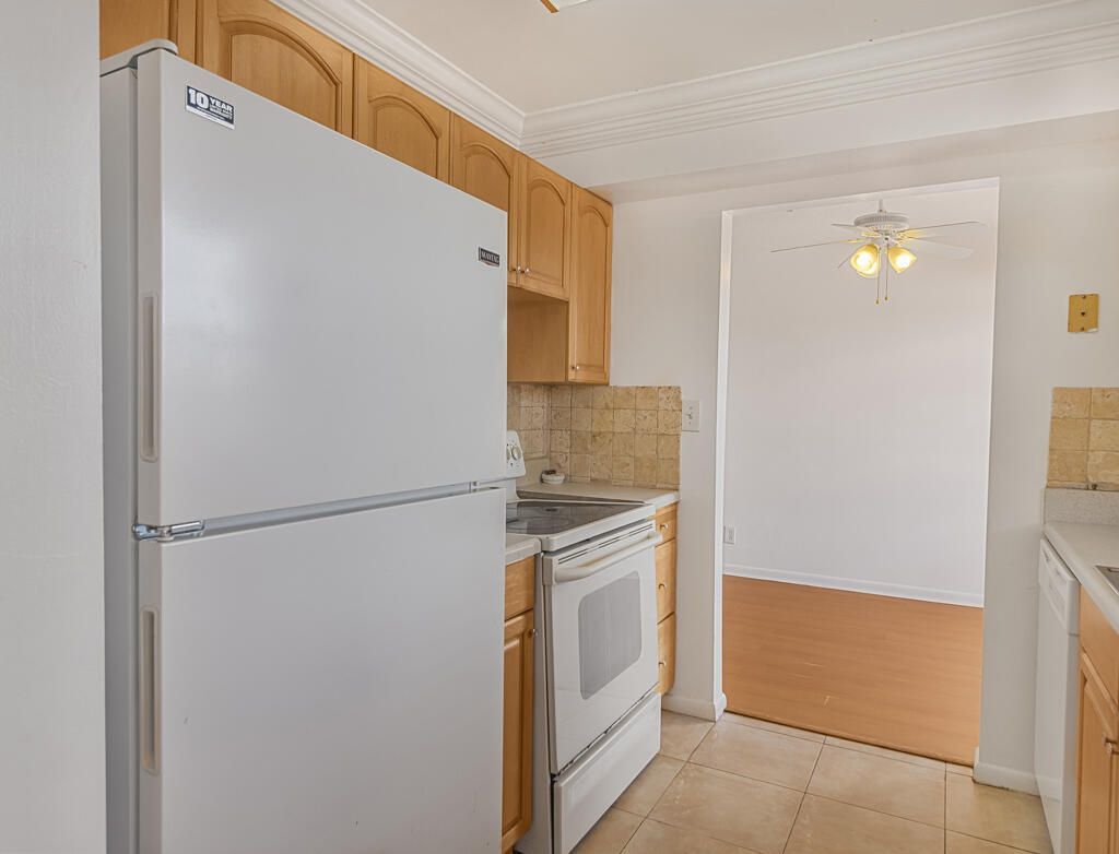 4 Golfs Edge, Unit E, West Palm Beach, FL 33417 Photo