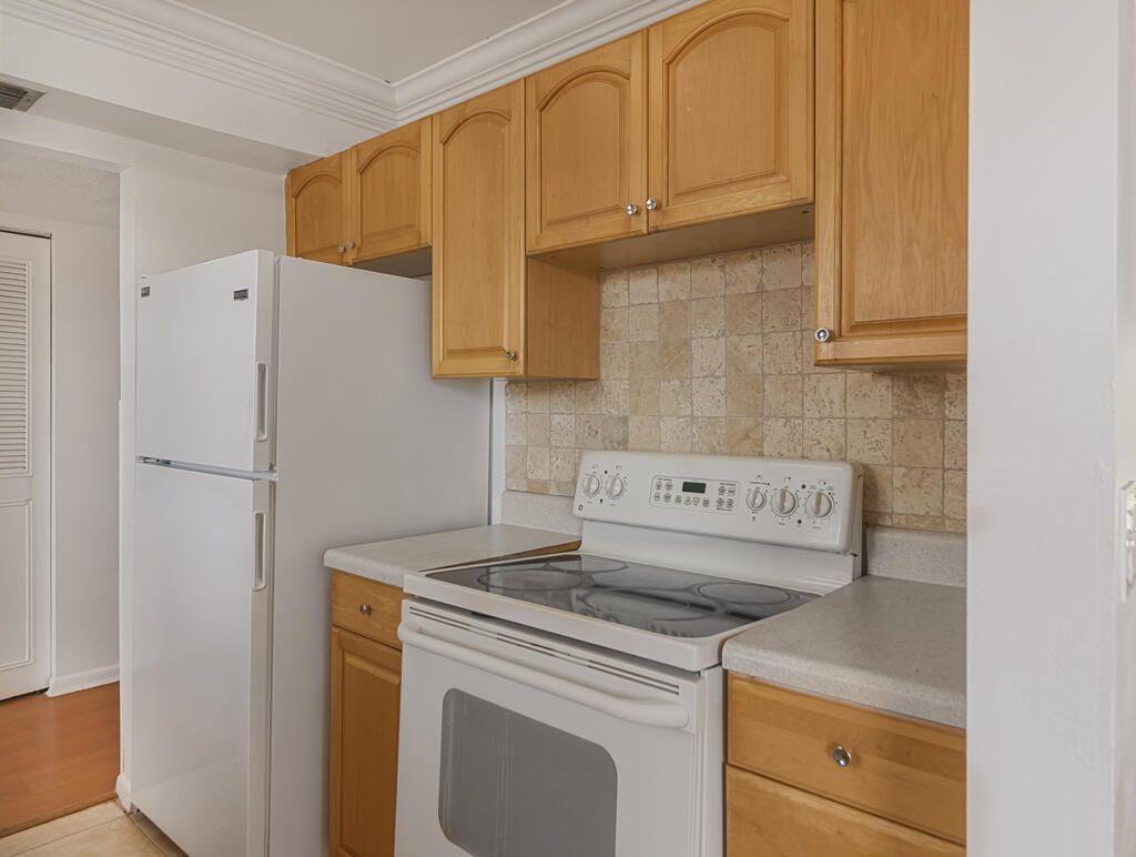 4 Golfs Edge, Unit E, West Palm Beach, FL 33417 Photo