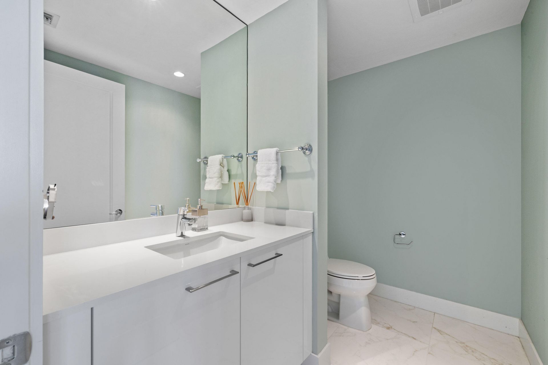 2 Water Club Way, Unit 1003, North Palm Beach, FL 33408 Photo