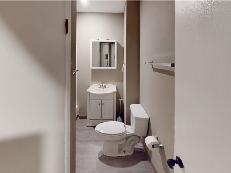 3273 S Jasmine Avenue, Akron, OH 44319 Photo 17