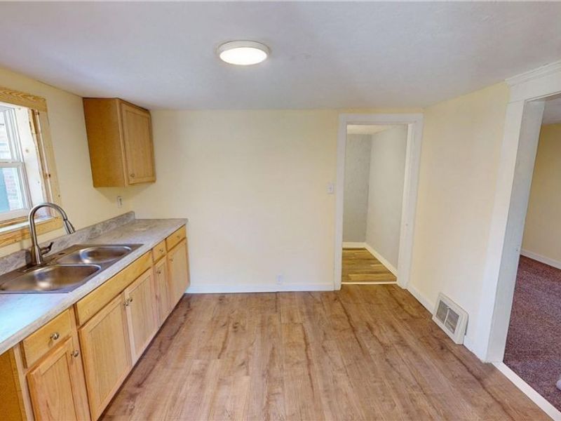 3273 S Jasmine Avenue, Akron, OH 44319 Photo 24