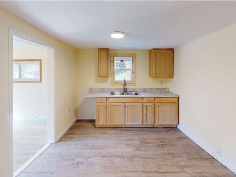 3273 S Jasmine Avenue, Akron, OH 44319 Photo 25