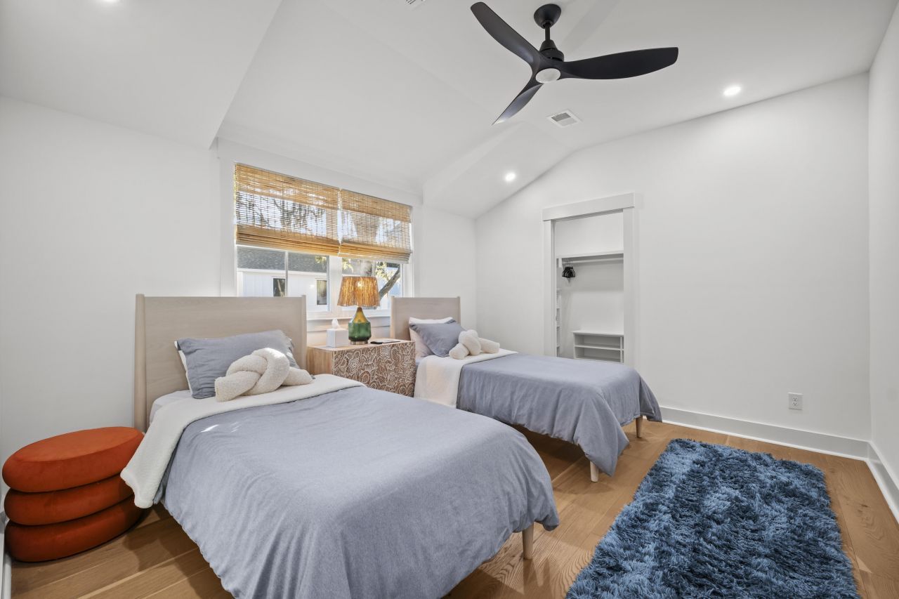 105 Risewell Court Photo 24