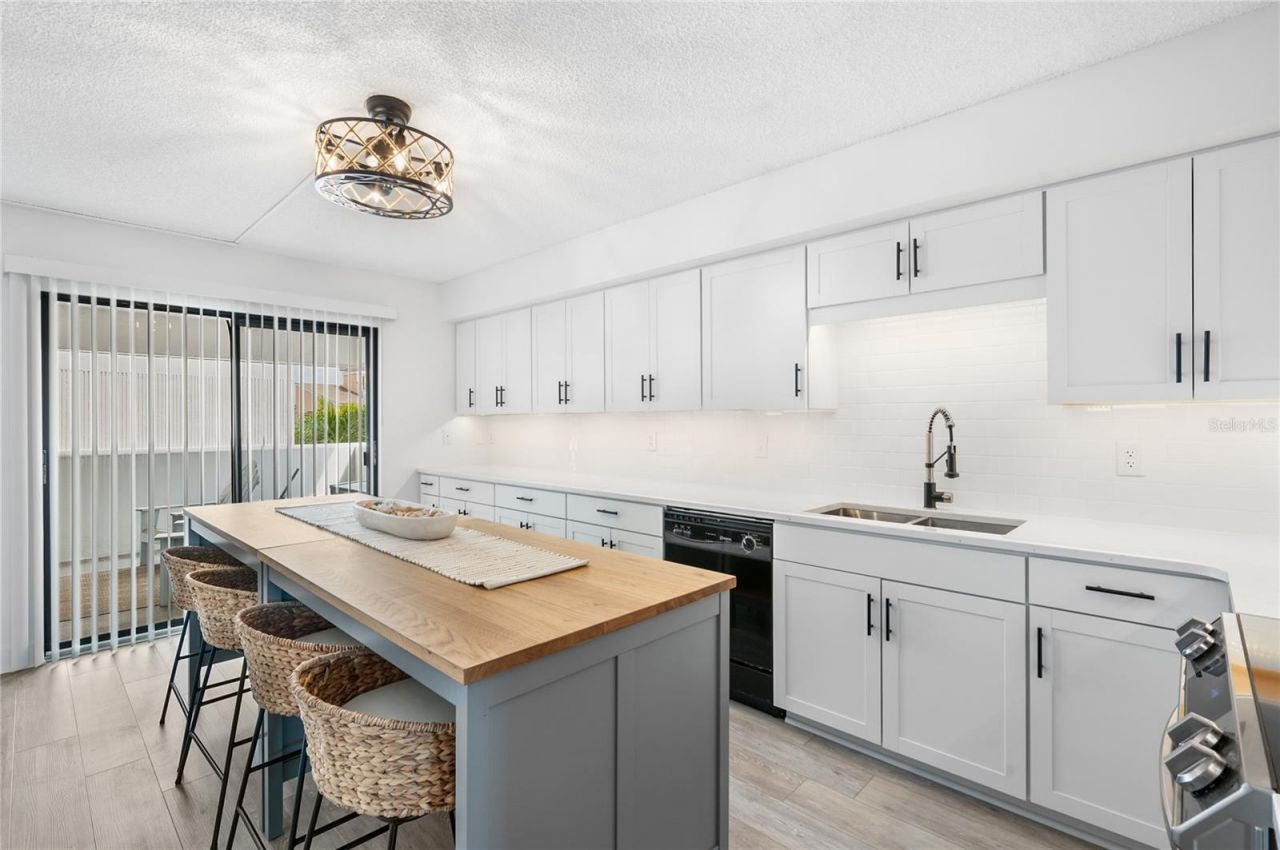 1007 Gulf Drive N, Unit 106, Bradenton Beach, FL 34217 Photo