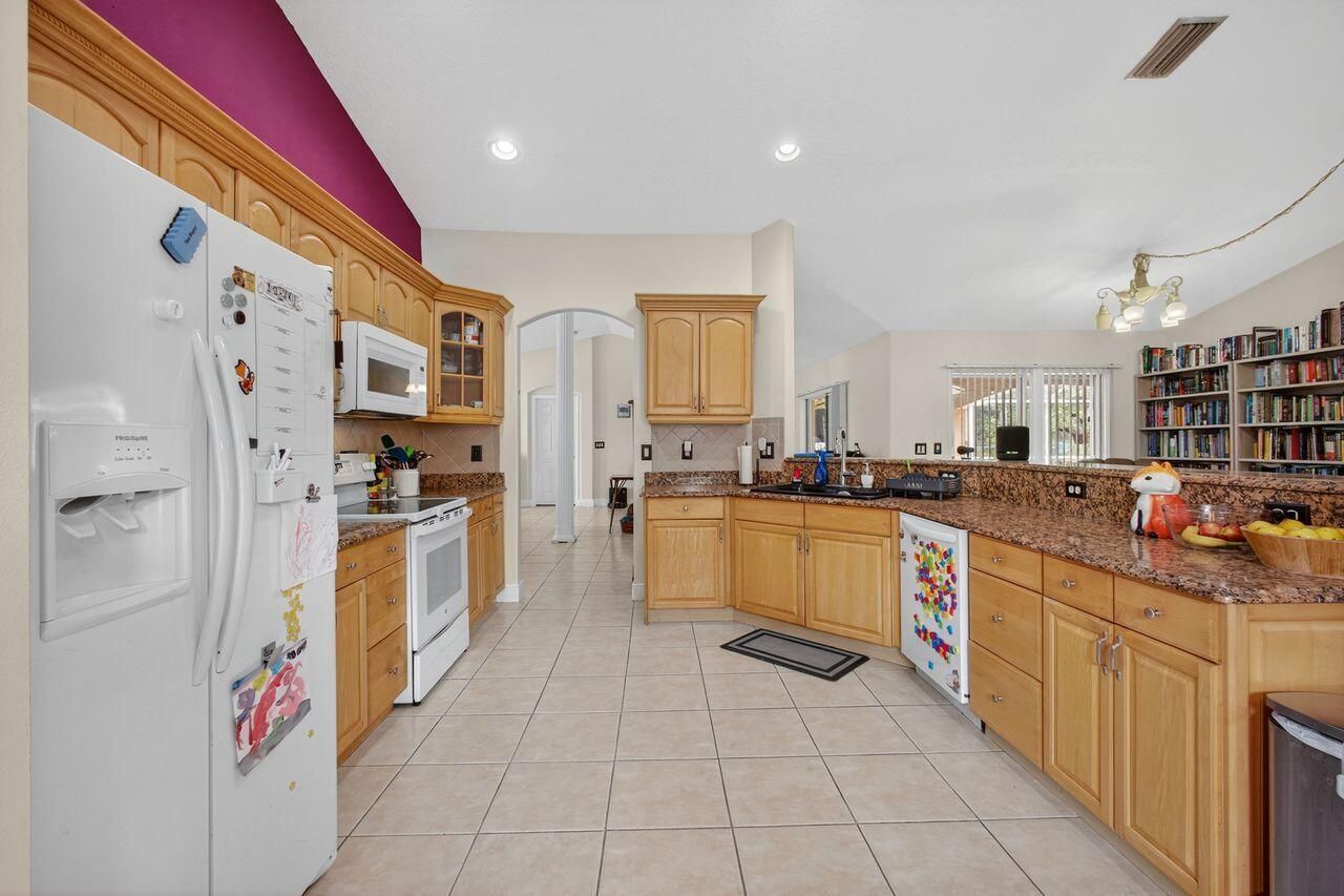 3282 SE West Snow Road, Port Saint Lucie, FL 34984 Photo