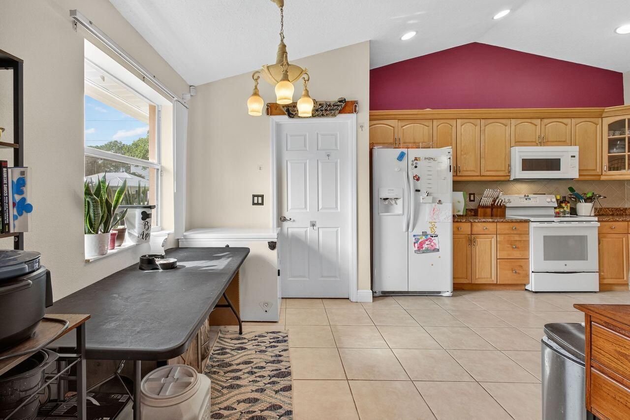 3282 SE West Snow Road, Port Saint Lucie, FL 34984 Photo