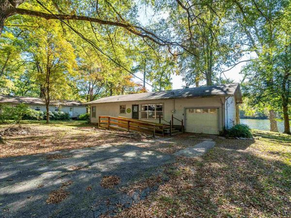 131 Snug Harbor Drive, Hot Springs, AR 71901