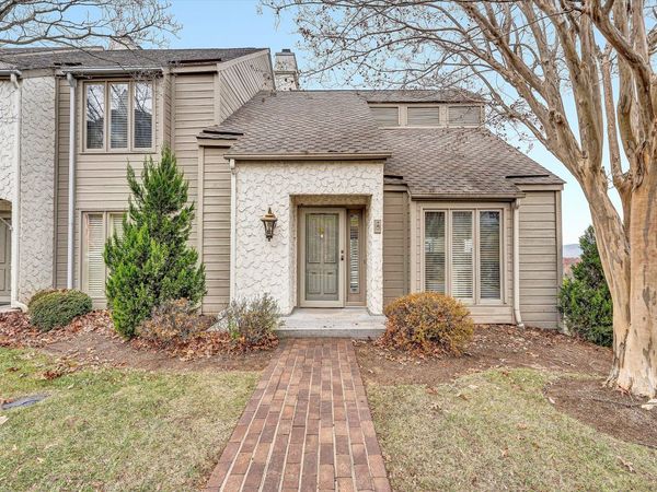 4958 Hunting Hills CIR, Roanoke, VA 24018