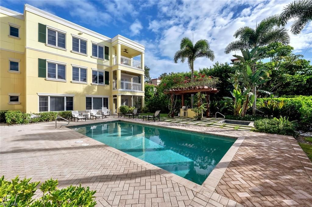 325 3rd St S, Unit 6, Naples, FL 34102 Photo