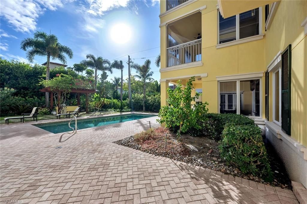 325 3rd St S, Unit 6, Naples, FL 34102 Photo