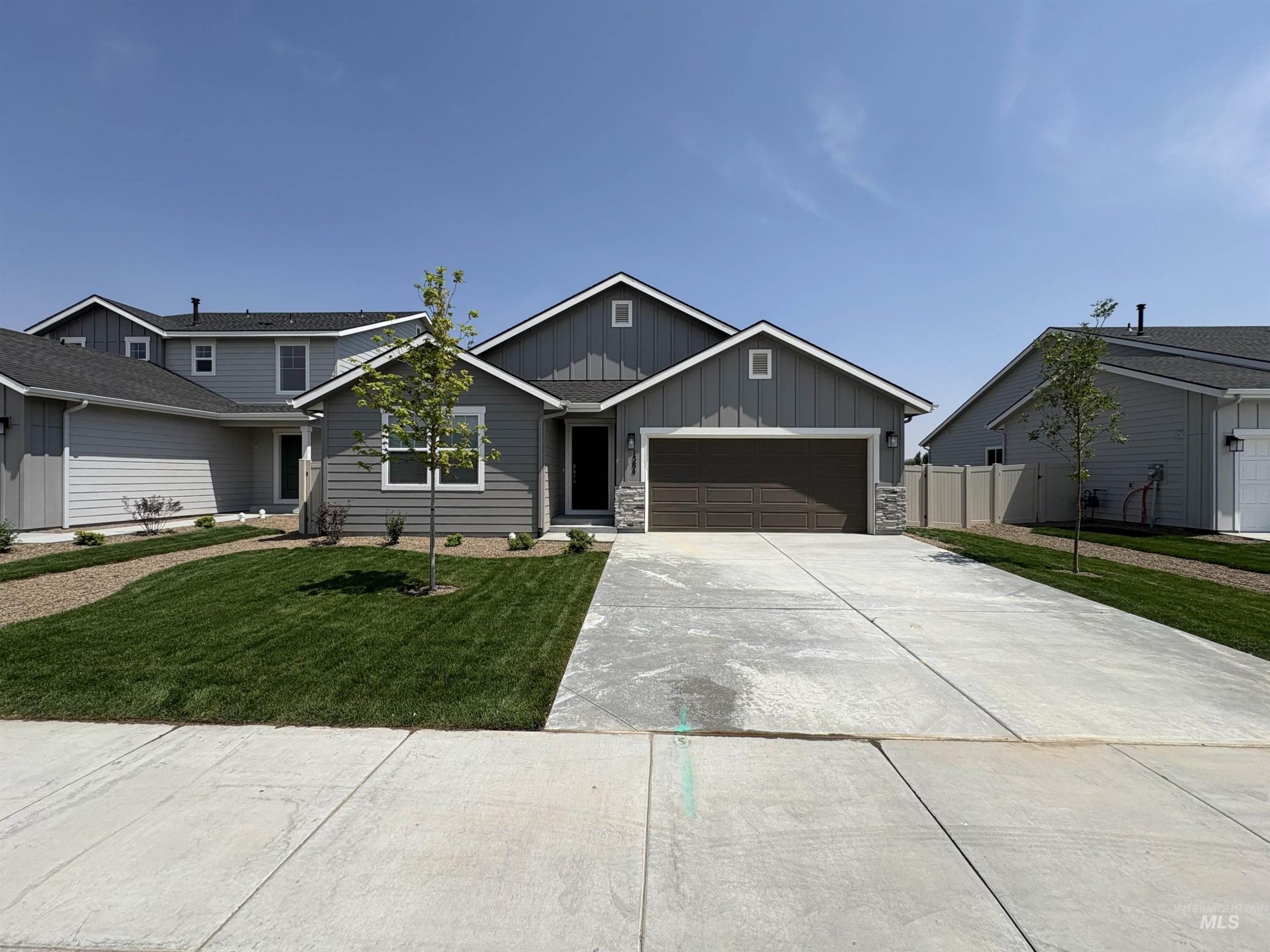 1584 SW Silverstone Ave, Mountain Home, ID 83647 Main Photo