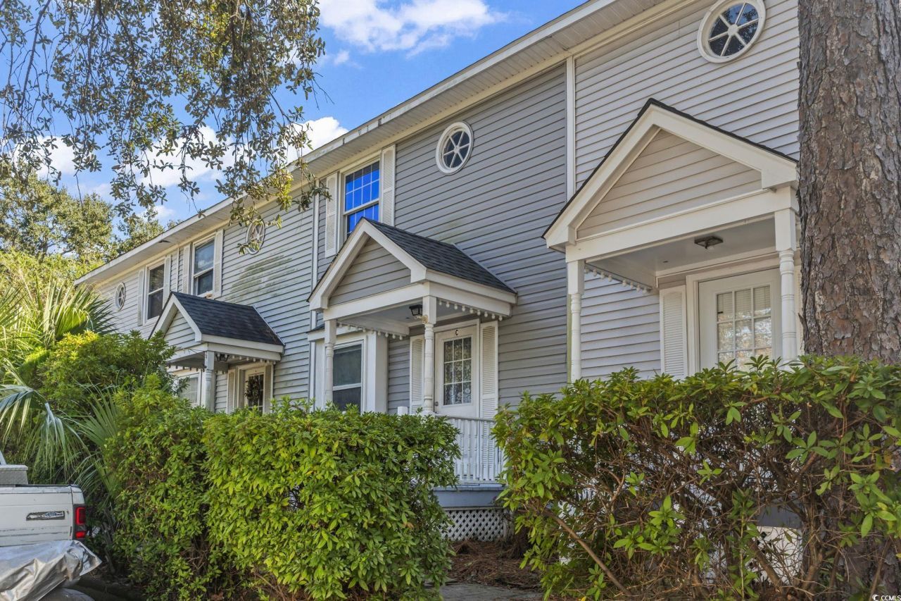 3200 N Oak St. Photo 2