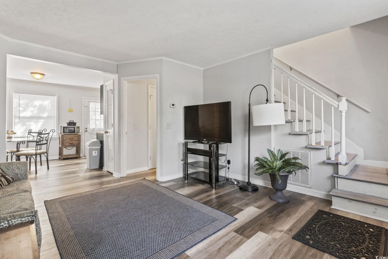 3200 N Oak St. Photo 3