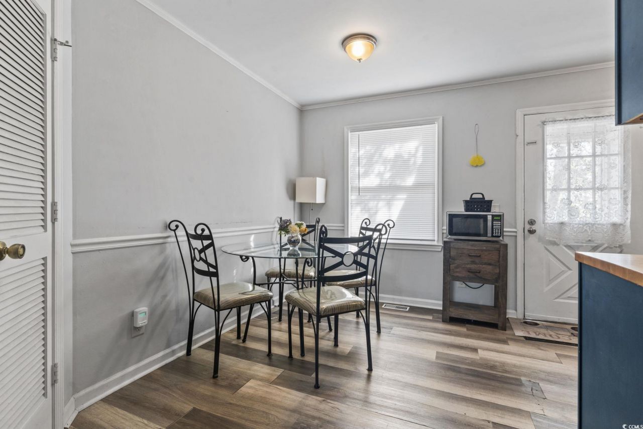 3200 N Oak St. Photo 6