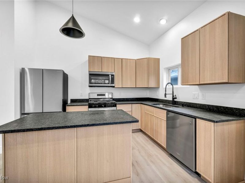 455 S Van Buren Avenue, Barberton, OH 44203 Photo 11