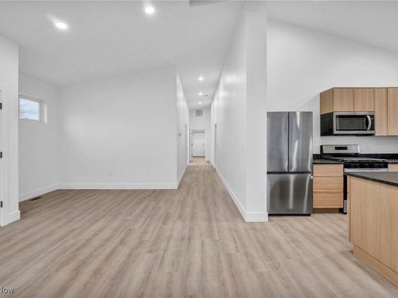 455 S Van Buren Avenue, Barberton, OH 44203 Photo 13