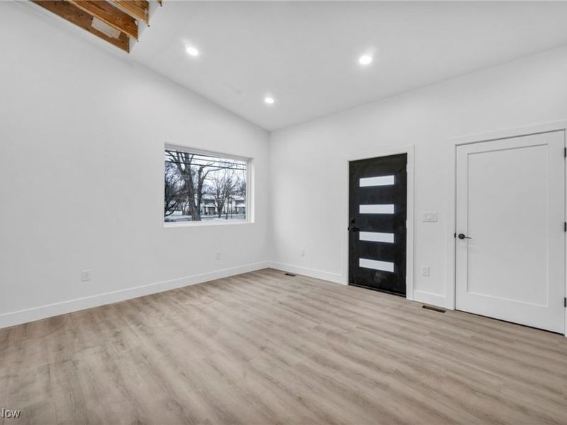 455 S Van Buren Avenue, Barberton, OH 44203 Photo 14