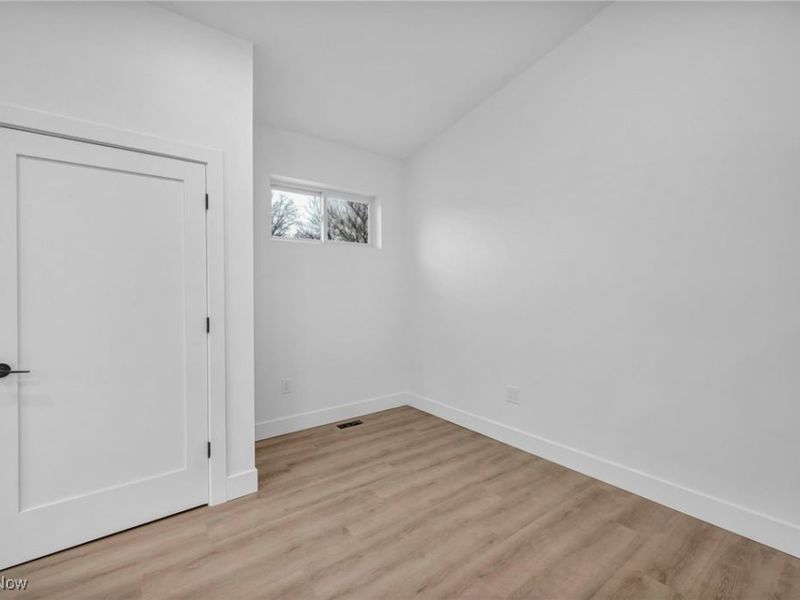 455 S Van Buren Avenue, Barberton, OH 44203 Photo 27