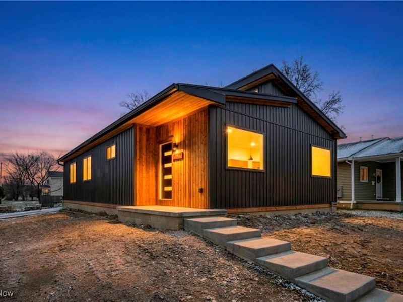 455 S Van Buren Avenue, Barberton, OH 44203 Photo 5