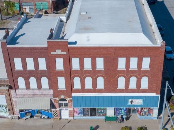 402 W Main Street , Henryetta, OK 74437