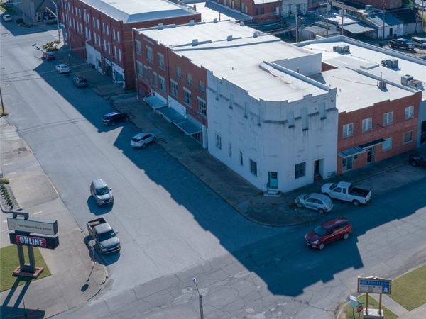 403 W Trudgeon Street , Henryetta, OK 74437