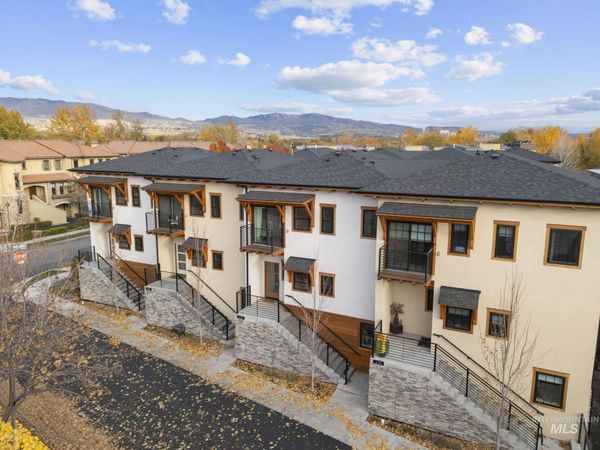 429 E Water Pocket Ln, Garden City, ID 83714