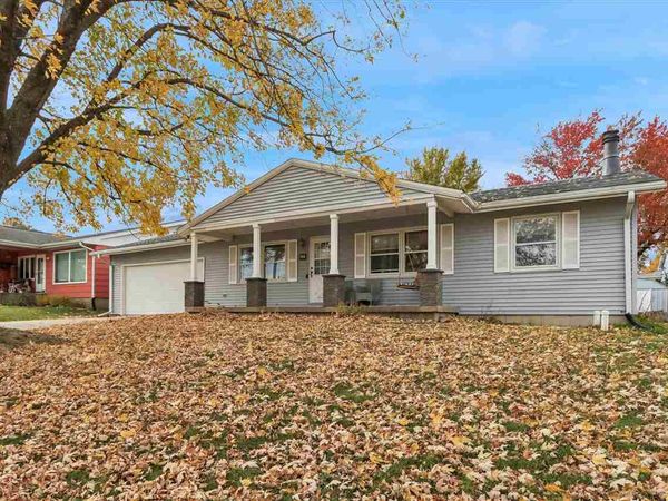 908 Van Drive, Williamsburg, IA 52361