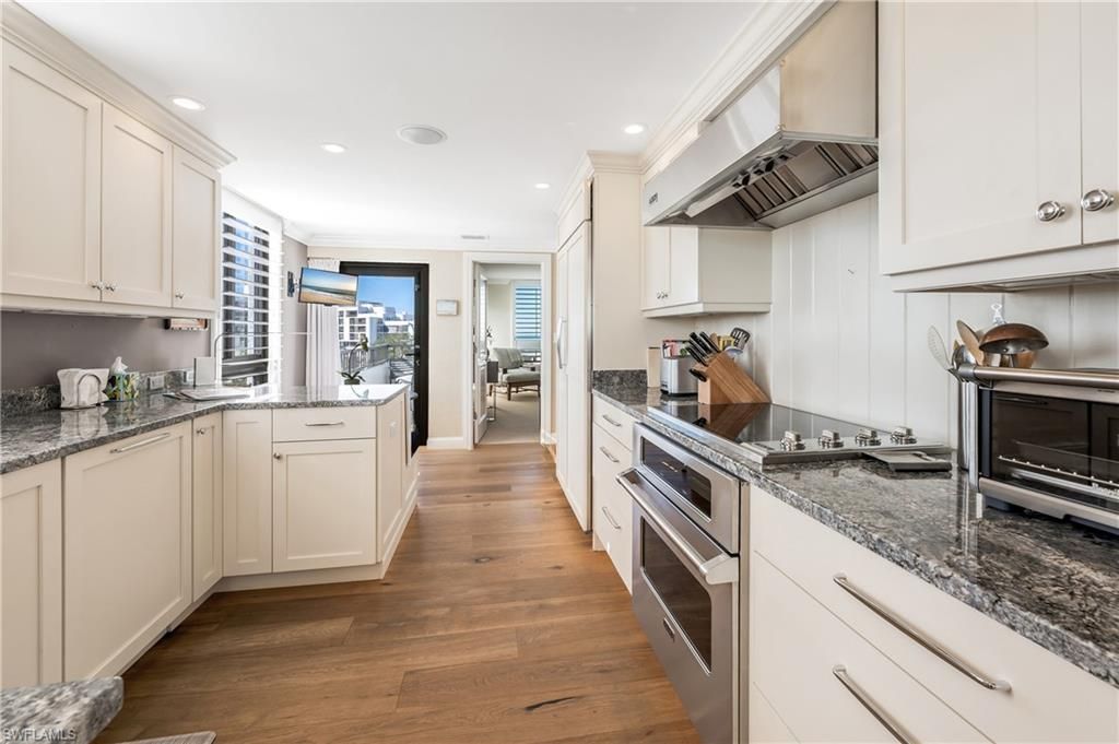 2400 Gulf Shore Blvd N, Unit 501, Naples, FL 34103 Photo