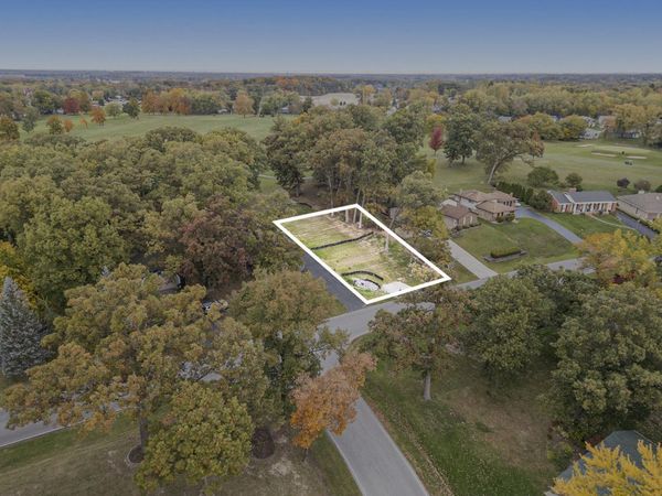 1135 Sunnyslope Drive, Crown Point, IN 46307