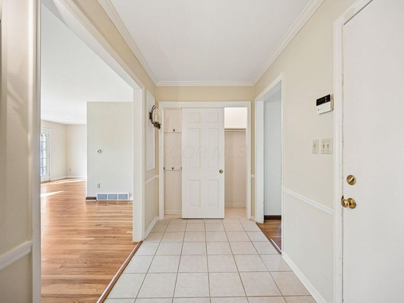 3701 Reed Road, Columbus, OH 43220 Photo 4