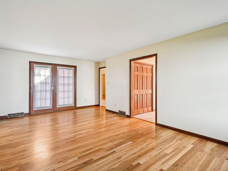 3701 Reed Road, Columbus, OH 43220 Photo 9