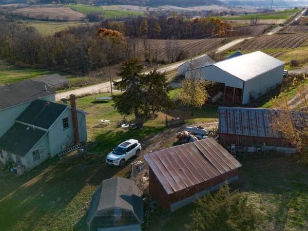 32364 High Bridge Road, Bellevue, IA 52031