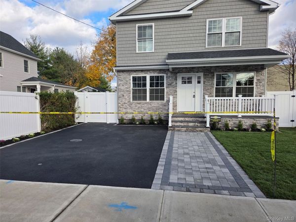 25 Maple Place, Hicksville, NY 11801