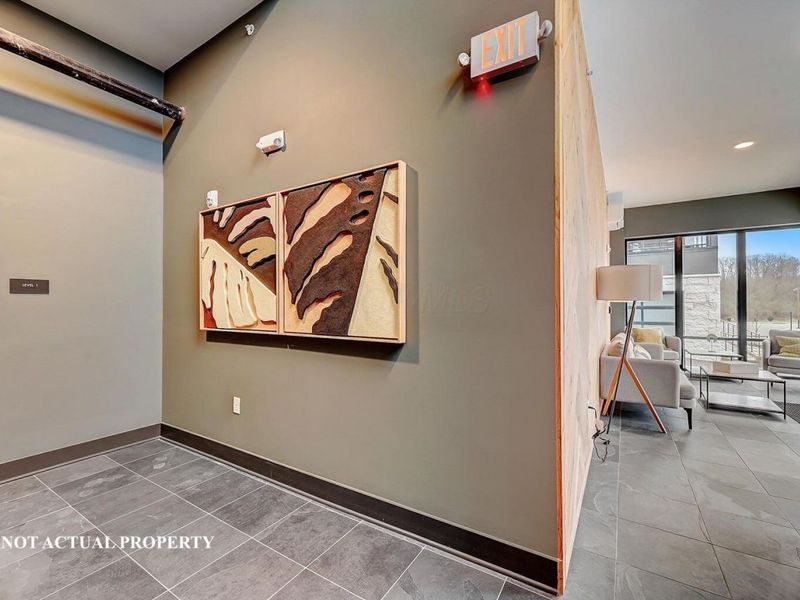 2842 Gunnison Drive, Unit 203, Columbus, OH 43228 Photo 6