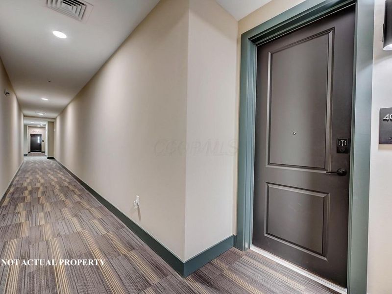 2842 Gunnison Drive, Unit 203, Columbus, OH 43228 Photo 8