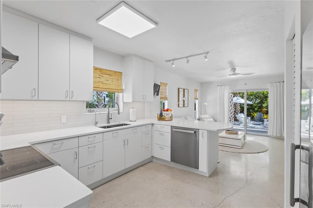 1212 10th Ave N, Naples, FL 34102 Photo